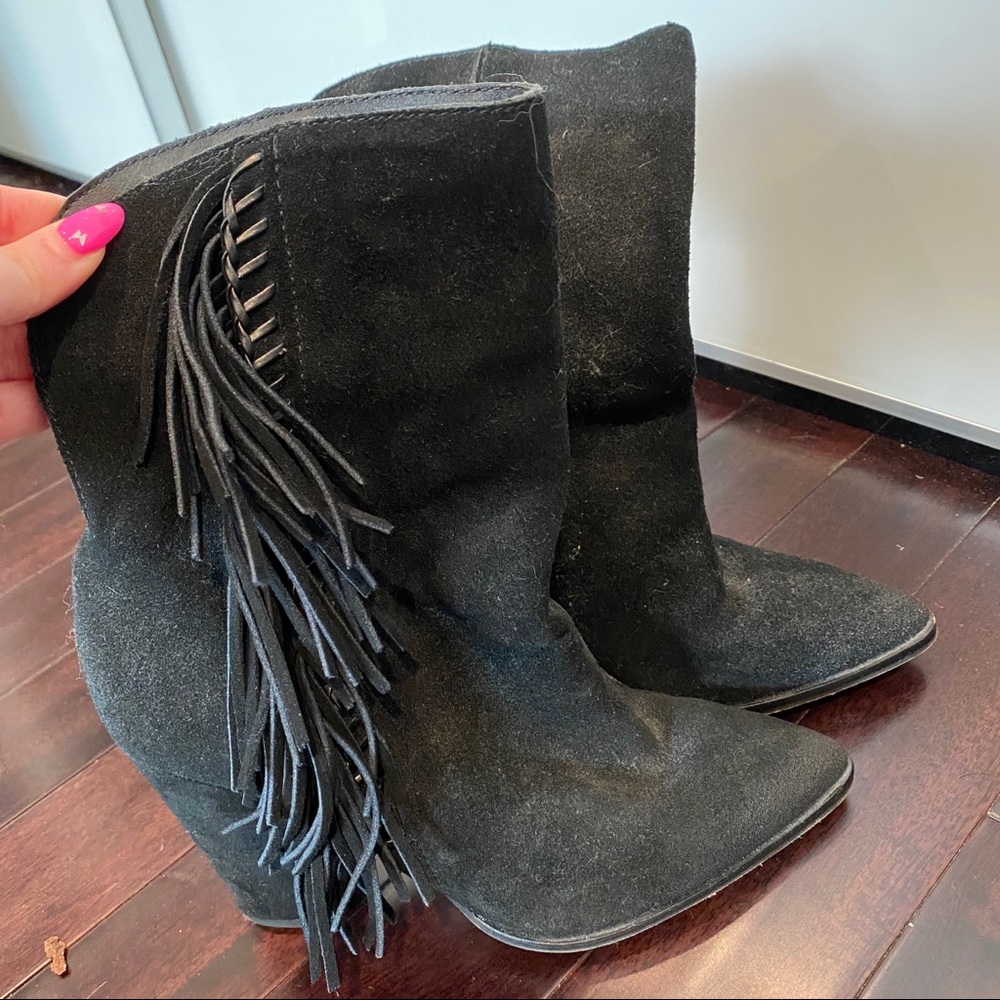 Dolce Vita Black Suede Boot w/ Fringe Size 6